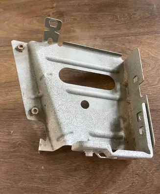 Renault Master III Fender mounting bracket 03G37490r