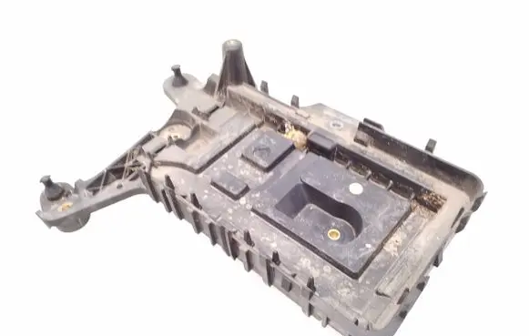 Volkswagen Tiguan Battery tray 1K0915333H