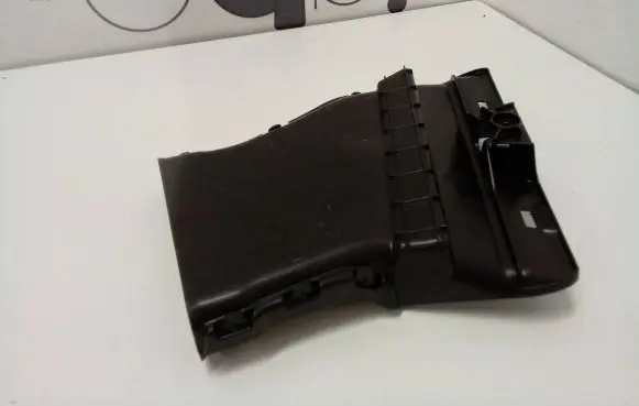 BMW iX Cabin air duct channel 7947983 15361710