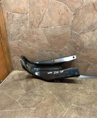 Radiator support slam panel bracket