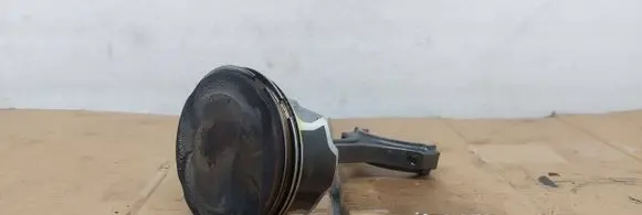 Ford Mustang VI Piston with connecting rod