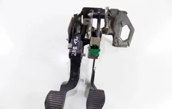 Peugeot 208 I Pedal assembly 9671433780