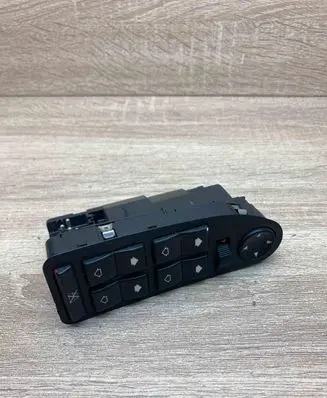 BMW 5 E39 Electric window control switch 8368966