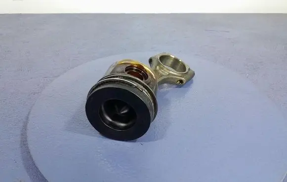 Piston