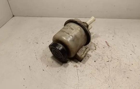 Nissan Navara D40 Power steering fluid tank/reservoir 