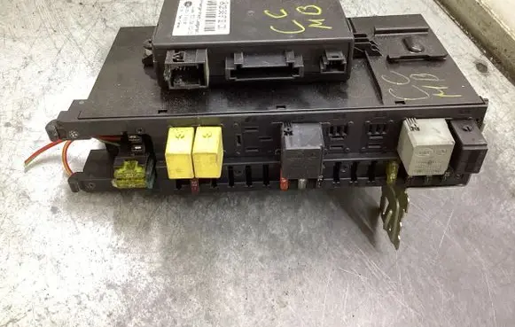 Mercedes-Benz C W203 Tow bar trailer control unit/module 0295456732 5DS00810200 2035450701