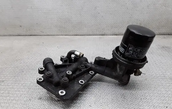 Subaru Outback Oil filter mounting bracket