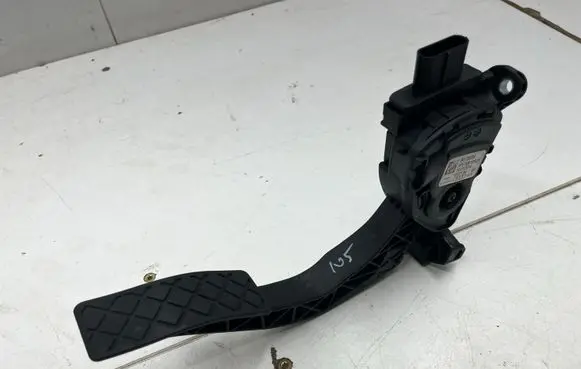 Audi A4 S4 B8 8K Accelerator throttle pedal 8K1723523A