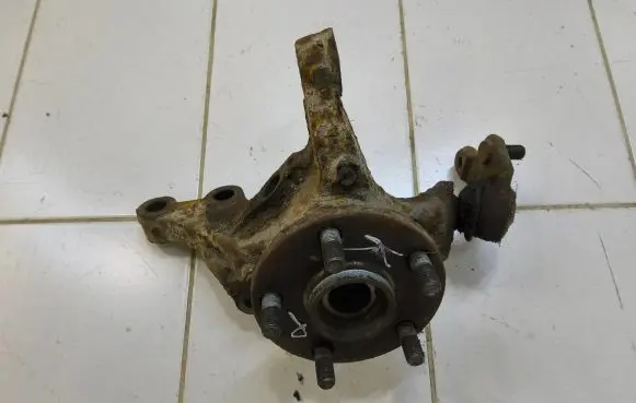 Toyota Avensis T250 Front wheel hub spindle knuckle