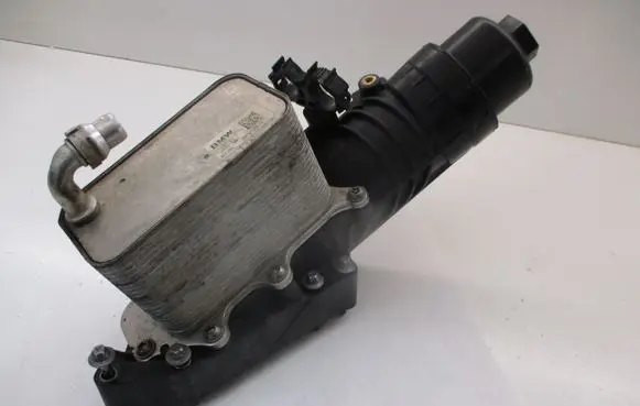 BMW 7 G11 G12 Oil filter mounting bracket 8586674 B57D30B