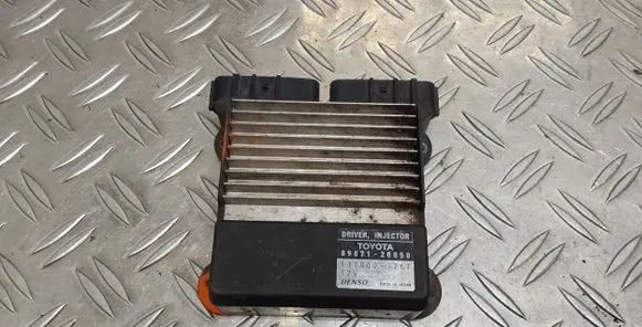Toyota Land Cruiser (J120) Fuel injection control unit/module 8987120050