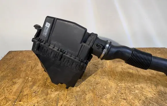 Jaguar F-Pace Air filter box GX739600DC 4013319C 201801161