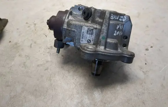 BMW X1 E84 Fuel injection high pressure pump 0445010517