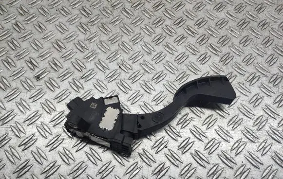 Toyota Camry Accelerator throttle pedal 7811006040
