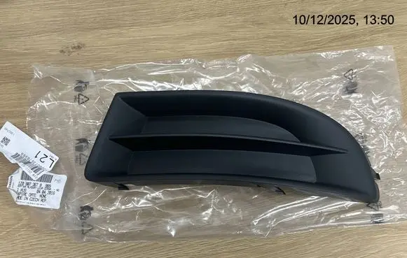 Skoda Octavia Mk2 (1Z) Front bumper lower grill 1Z0807367B 1Z0807367B9B9