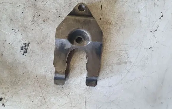 Nissan Primera Fuel Injector clamp holder NOCODE