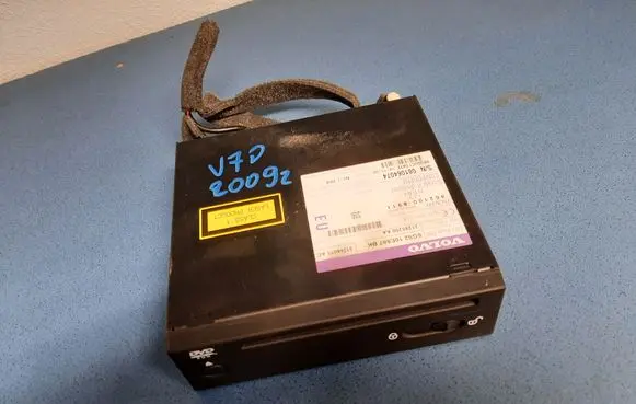 Volvo V70 CD/DVD changer 4621008911 6G9210E887BK