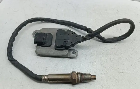 Mercedes-Benz C W205 Lambda probe sensor A0009059703 1610020604 0009059703