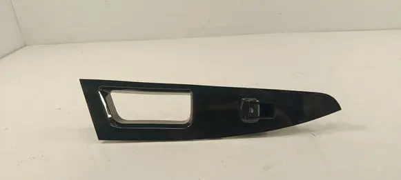 Ford Fusion II Rear door window switch trim DS7314A567B