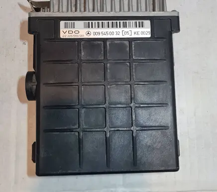 Mercedes-Benz 190 W201 Engine control unit/module 0095450032