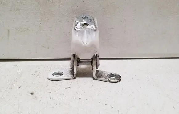 KIA Stonic Rear door lower hinge 
