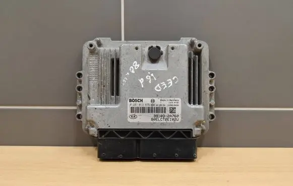 KIA Ceed Engine control unit/module 0281013875 391032A760 1039S18098
