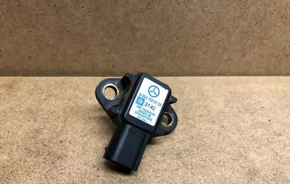 Mercedes-Benz A W168 Air pressure sensor A0041533128