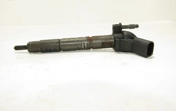 Mercedes-Benz C W204 Fuel injector a6420701187