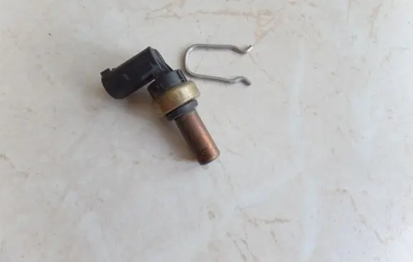 Opel Corsa D Coolant temperature sensor 55353807