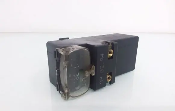 Volkswagen PASSAT B4 Coolant fan relay 357919506D 898722000