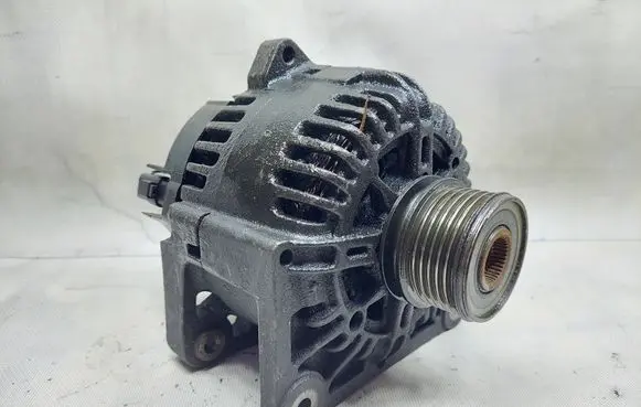 Renault Clio II Generator/alternator 8200667608 G11C064 2543562A
