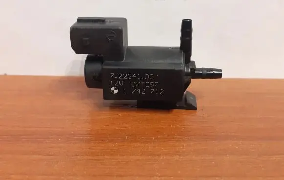 BMW 7 E65 E66 Turbo solenoid valve 8966 72234100