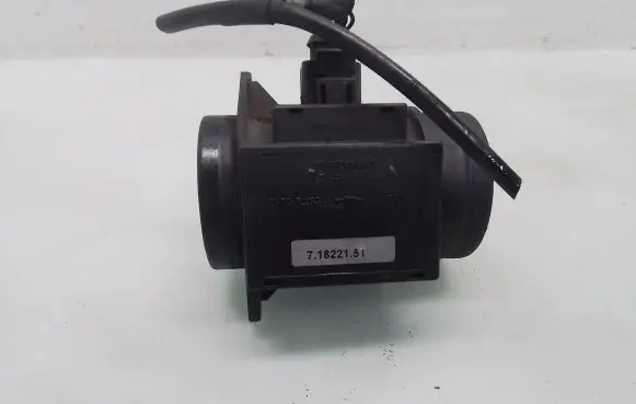 Audi A4 S4 B5 8D Mass air flow meter 71822151