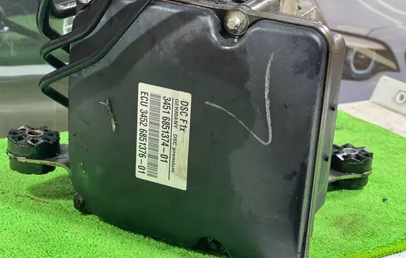 BMW 5 F10 F11 ABS Pump 6851374