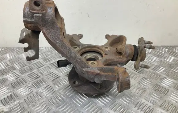Skoda Octavia Mk3 (5E) Front wheel hub 5Q0255P WHT003861