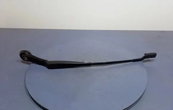 Ford Focus ST Front wiper blade arm BM5117526AC