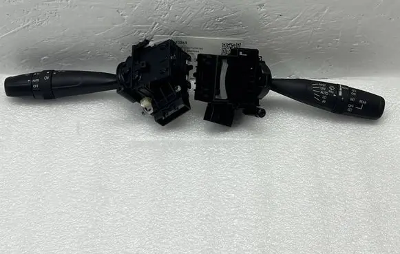 Suzuki Vitara (LY) Wiper turn signal indicator stalk/switch 173744