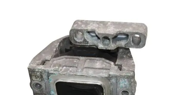Engine mount bracket