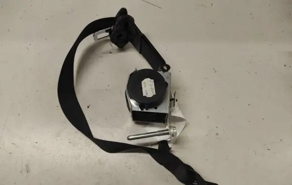 Opel Vectra B Front seatbelt 24433921 561044600