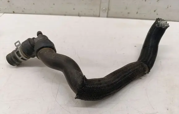 Engine coolant pipe/hose