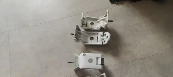 Renault Master III Loading door upper hinge 844000013R