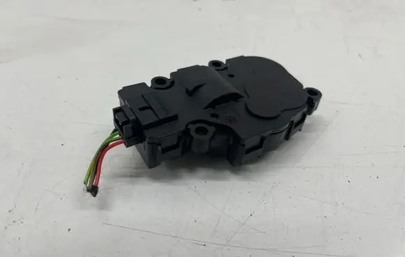 Mercedes-Benz GLA H247 Air flap motor/actuator EA301S1B1X01 EGP0088