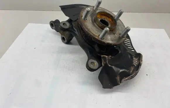 Toyota Auris 150 Front wheel hub F12L5 100709 B944