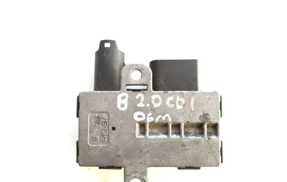 Mercedes-Benz A W169 Glow plug pre-heat relay A6401530479 899087000 030820060287