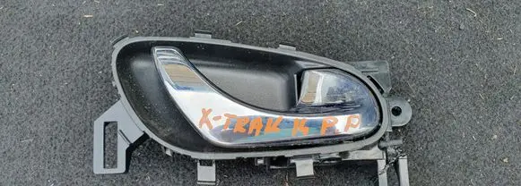 Nissan X-Trail T32 Front door interior handle