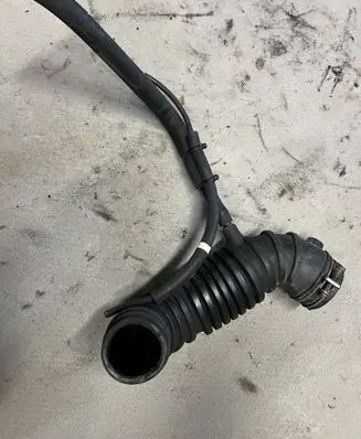 Mitsubishi Pajero Air intake hose/pipe MR281324 MB957241 MR28132