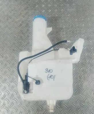 Windshield washer fluid reservoir/tank