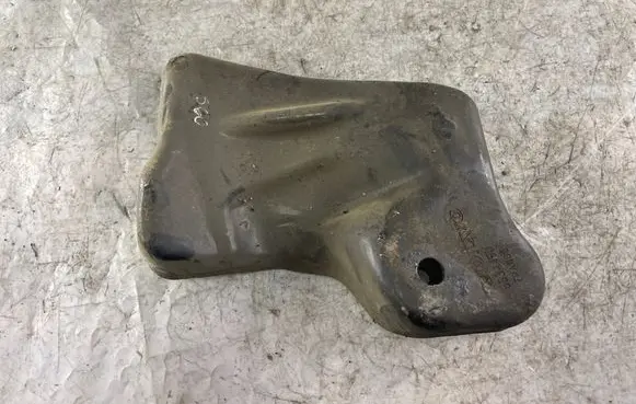 Volvo S60 Engine mounting bracket 8634450