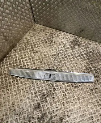 Mercedes-Benz E W211 Trunk/boot sill cover protection 2116900089 A2116900089