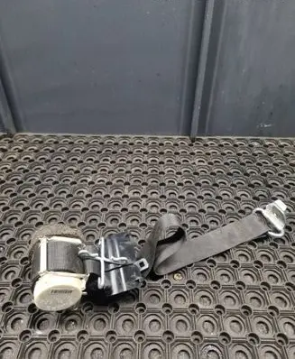 Rear seatbelt